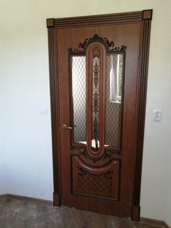 Готовая работа по установке дверей Олимпия PO (Дуб янтарный+патина черная) 1881 - фото 5737